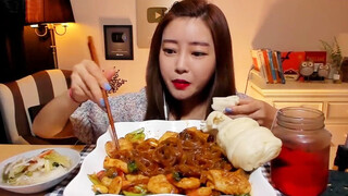 Mukbang | Spicy Wide Noodles + Steamed Bread Rolls