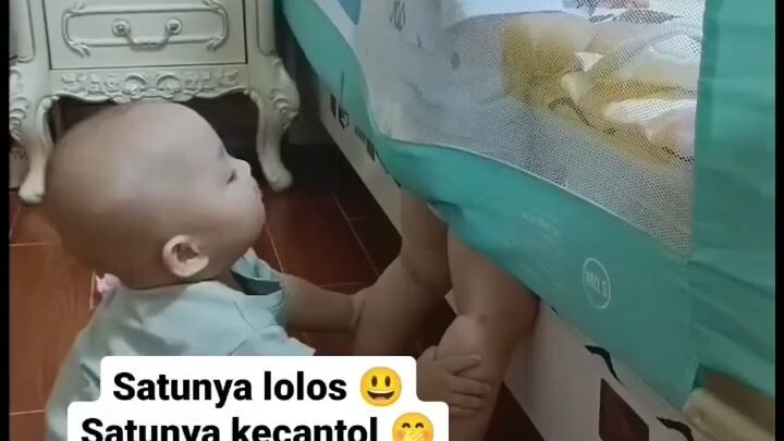 bayi mungil🤣🤣