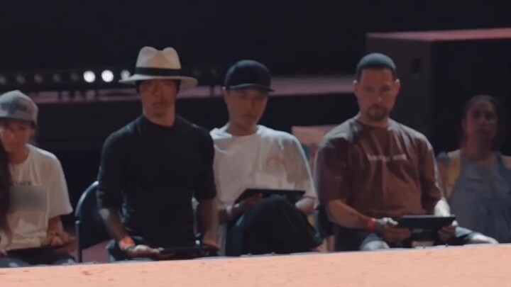 Chinese bboy LITHE-ING (Qi Xiangyu) is incredibly cool with his Drunken Master breaking (breaking tu