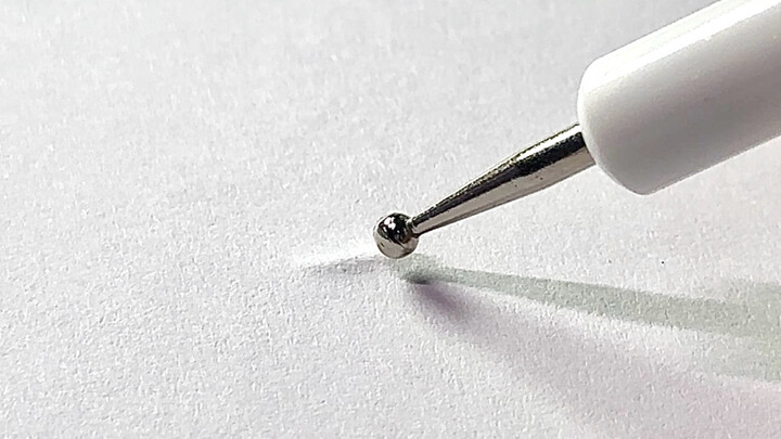 هذا الرأس الدائري للقلم لطيف جدًا! وهل يمكنه أيضًا كتابة حروف ثلاثية الأبعاد؟