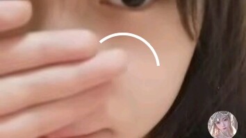 วิดีโอของป้าไป๋ ฉันผ่านมาแล้วโดนเตะเข้าให้หนึ่งที