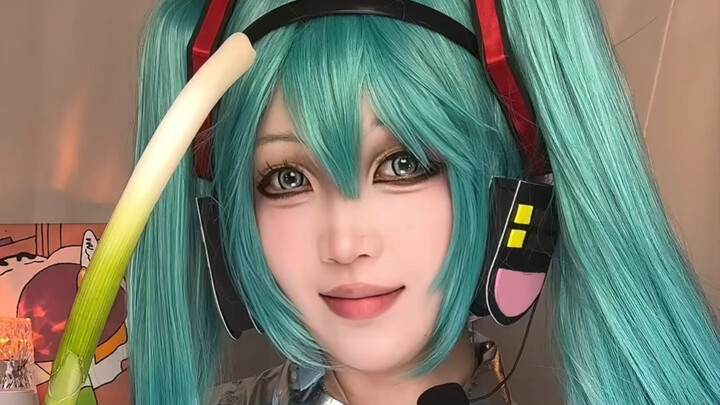 Hatsune Miku mukbang OOC apology