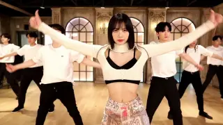 LISA BLACKPINK เต้นเพลง We Rock แบบจัดเต็มที่ห้องซ้อมเกาหลี | Youth With You S3