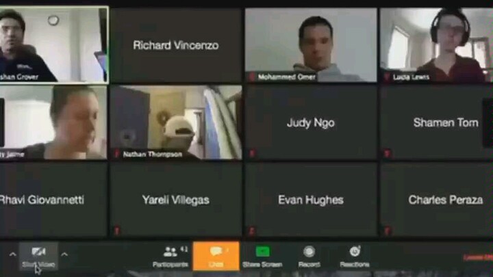 Khóa học trực tuyến bắt buộc tại trường trung học Shimokitazawa