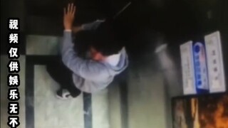 เสียงดังเกินไป ทำให้ฉันเดินขาโก่งไปหมดเลย