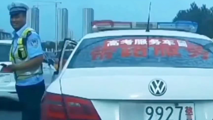 تلك المشاهد الشهيرة التي جعلت عُمّال الشرطة يضحكون حتى الموت!