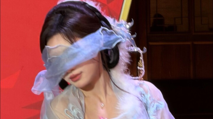 为了看跳舞挣这点银票我容易嘛