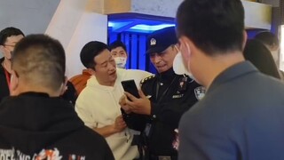 Sau khi xem "The Wandering Earth 2", tôi đã thấy Ngô Kinh khi ra ngoài. Đây có phải là một quả trứng