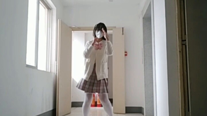 Aku minta maaf banget karena keliatan imut banget o( ❛ᴗ❛ )o