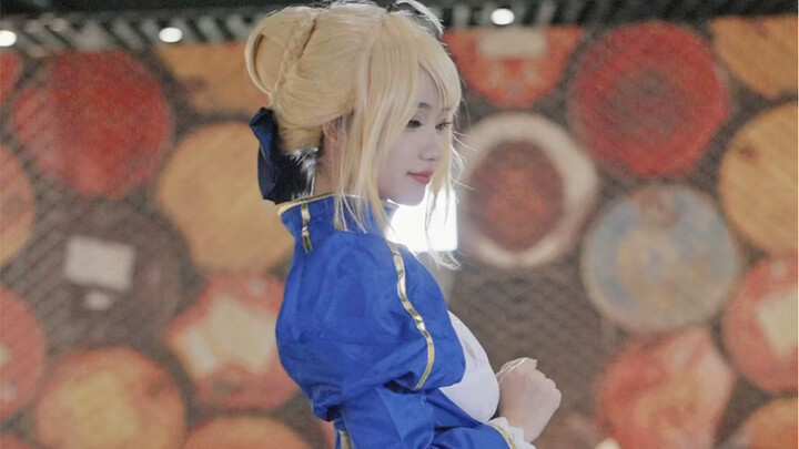 كيف يمكن أن يخرج أحد بفكرة شعرة غريبة في مهرجان الخيال لعام 2023!