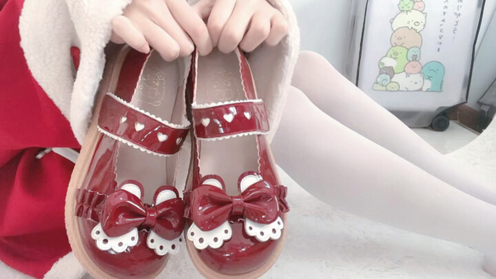 【Trang phục năm mới】Thử mang giày lo đáng yêu