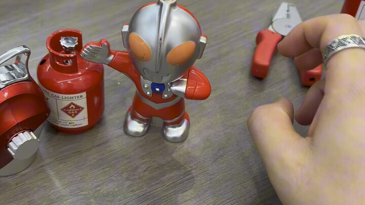 Ai mà ngờ đây là bật lửa cơ chứ #Chơi thứ gì mới lạ quá