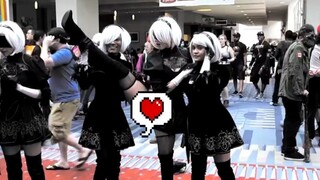 กลุ่ม 2B ที่ Comic-Con