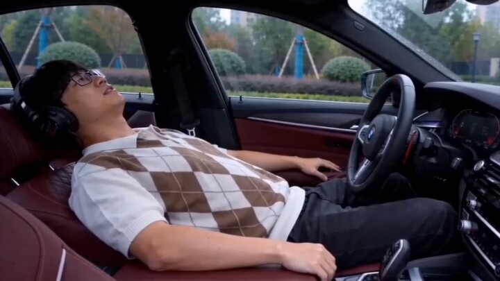 Niu Zihao: I’m driving.