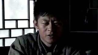 孙成海一听餐馆是汉奸开的，立马点一只烧鸡一盘猪头肉，吃完就跑