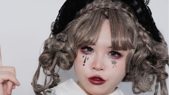 A Makeup Tutorial for a Dark Lolita Look!