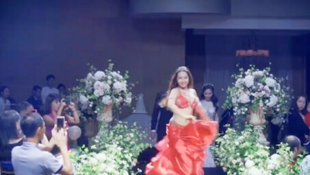 Belly dance performances at wedding banquets are quietly becoming popular. Learn belly dance and sta