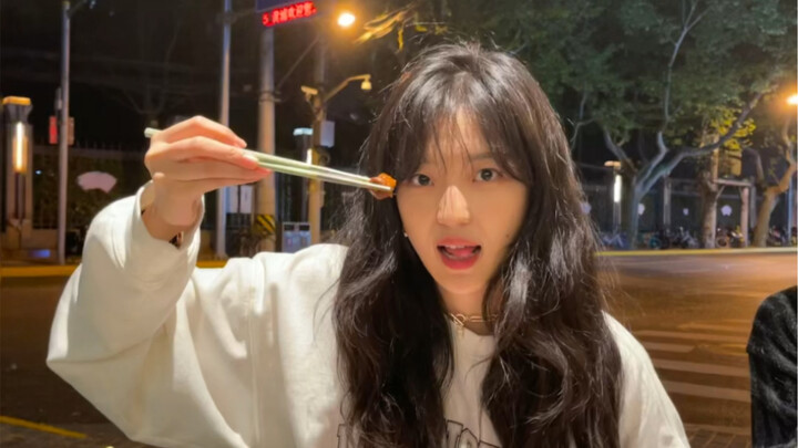 Ternyata dia tingginya 172 cm! Dan dia juga cewek manis!!!