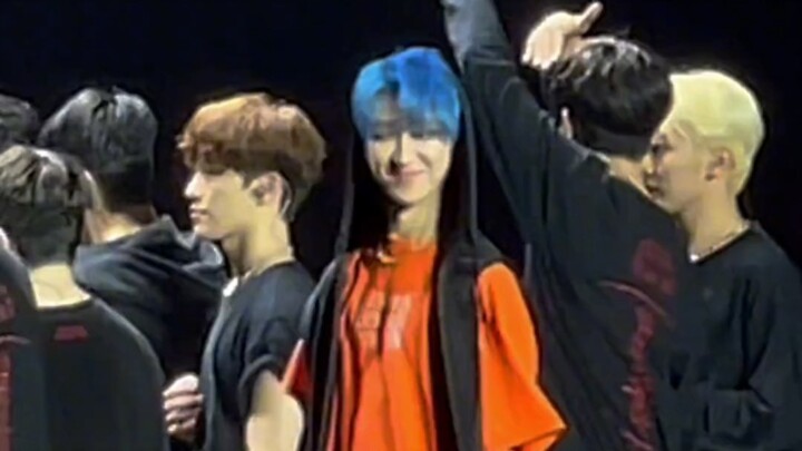 แวนคูเวอร์【คอนเสิร์ต SVT】แต่พี่หมิงฮ่าวเนี่ย กำลังหยอกแฟนๆ อยู่น่ะ น่ารักเกินไปแล้ว บอกว่าเป็น “เม่ย