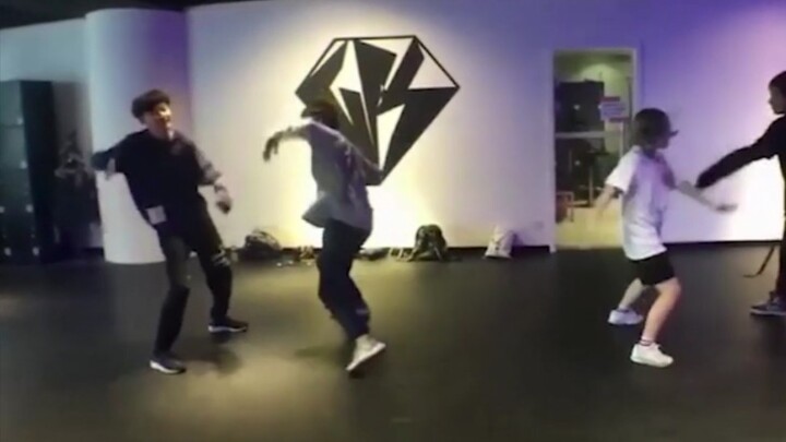 Ma Jiaqi’s very cool dance at 14—though it’s still in practice, you can already tell he’s got a lot 