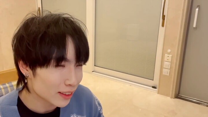 [Chinese Entertainment Reaction + Cover Dance] Sorry, you guys! I regret not listening to you... Dan