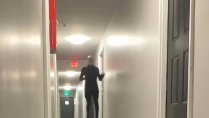 Orang asing bikin ulah, sampai akhirnya ketakutan parah...