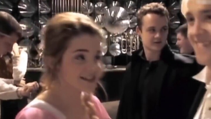 Identification of Popular Clothing Videos on the Internet[2] Black Butler Harry Potter Undecided Eve