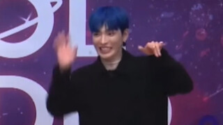 很努力學xikers出道曲編舞的弘中