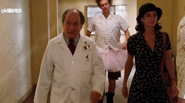 Thám tử thú cưng bất ngờ phá được một vụ án mạng! Phim: Thần thám phi cơ đầu