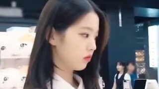 Madoka phát hiện búp bê của mình khỏa thân: đồng tử cô run rẩy 🤣Starship: Quần áo có giá khác