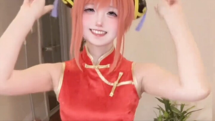 Cute cosplay with dark armpit