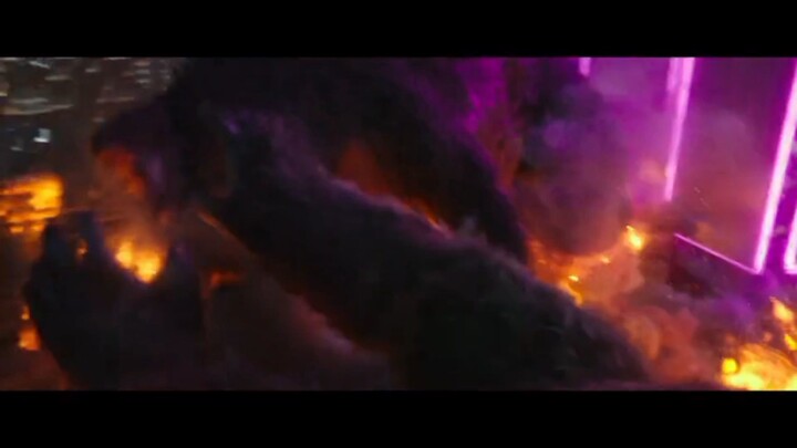 Godzilla vs Kong, but Kong fights back against Godzilla with powerful kicks