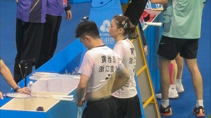 Zheng Siwei salah pakai baju di Pesta Olahraga Nasional, hahaha