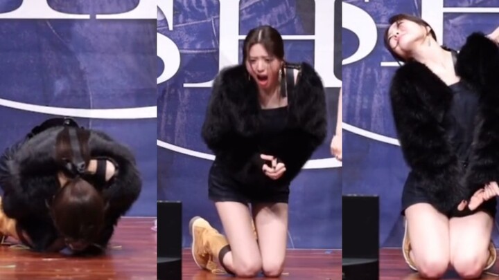 Keterlibatannya terlalu kuat, sampai-sampai saya merasa kuku saya perlahan terasa sakit.