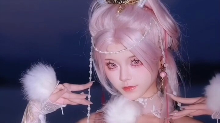 Bỉ Bỉ Đông làm cho Tam ca món sushi có lẫn gián và đinh.