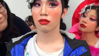 Có quá nhiều yếu tố, hãy đến xem chương trình