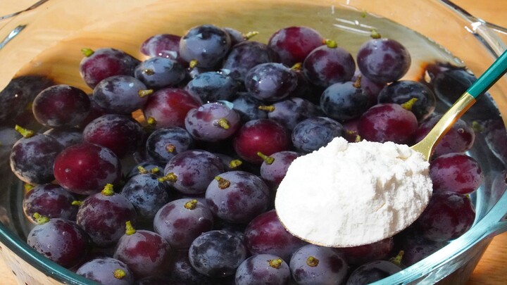 When washing grapes, never just use salt directly—here's a trick to wash them thoroughly so you can 