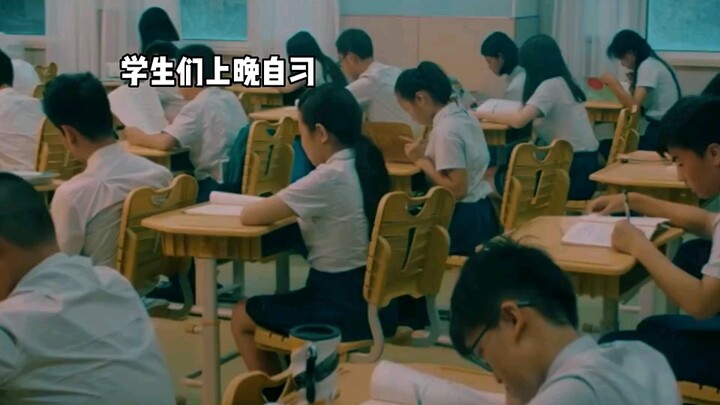ครูเรียนเองตอนเย็น ปิดไฟ วางมือถือ มาฝาก "สาวเฉิดฉายในสมัยนักศึกษา"