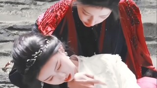 آخر مرة قبلوا فيها بصدق، هذه المرة عانقوا بيد واحدة! غو شياو سي، لقد التقطتِ الصورة بهذه الطريقة، من