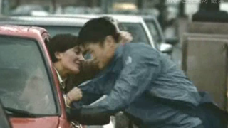 Unbelievable! A Chinese man was forcibly kissed by a French woman...