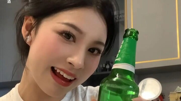 วันนี้มีเหล้าก็ดื่มให้เมาไปวันนี้ ชีวิตอย่าเหนื่อยจนเกินไป