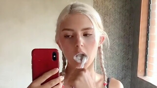 eva elfie tooth brushing record