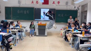Ikun Appears on Children's Day (Second Edition)
