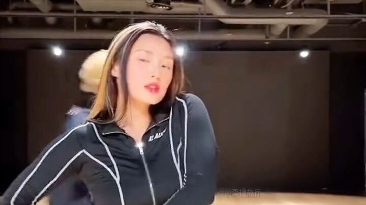 Duetnya cocok banget. Kakak Jun makin cantik aja.