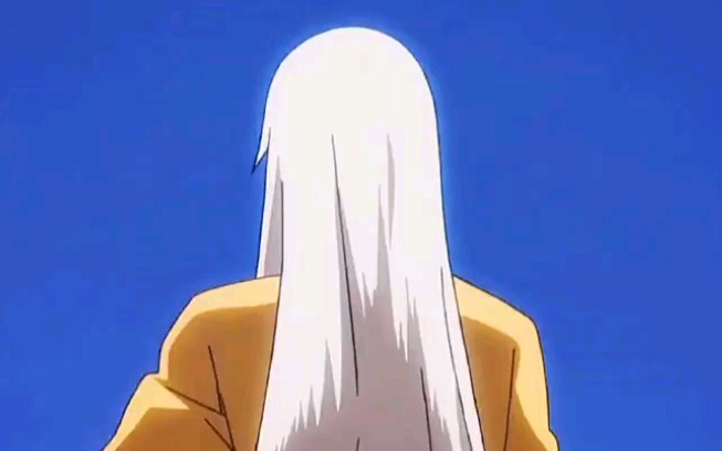 How dare such a small ship attack this Queen?