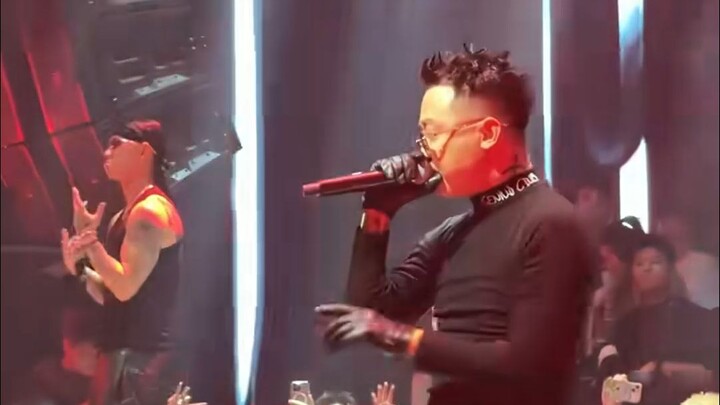 ปรากฏตัวระดับหลักล้าน! GAI หวนคืนสู่เวทีบาร์ ขับร้องเพลง “ซานหลัน” และ “Not Friendly”