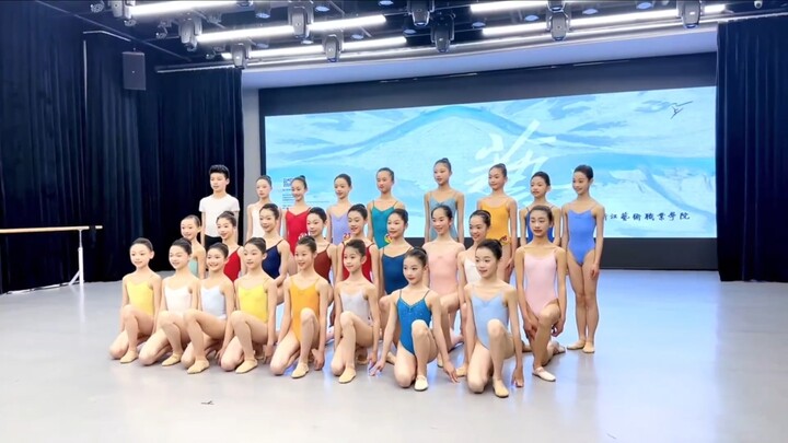 Thí sinh nghệ thuật múa