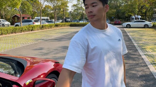 Lái xe đón một cô gái so với đón một chàng trai