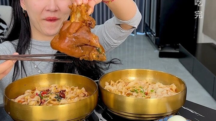 #แซนด์วิชมันม่วงหมูหยอง บินบินอย่าเปลี่ยนไปเปลี่ยนมาเลย ไม่ว่าจะเปลี่ยนยังไงก็ยังไม่เข้าใจอยู่ดี... 