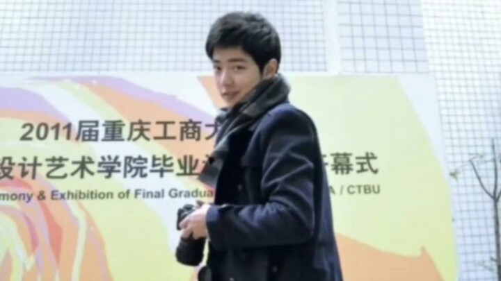 Nhìn đây, thời còn là người mới, Tiêu Chiến trông như thế này đấy!